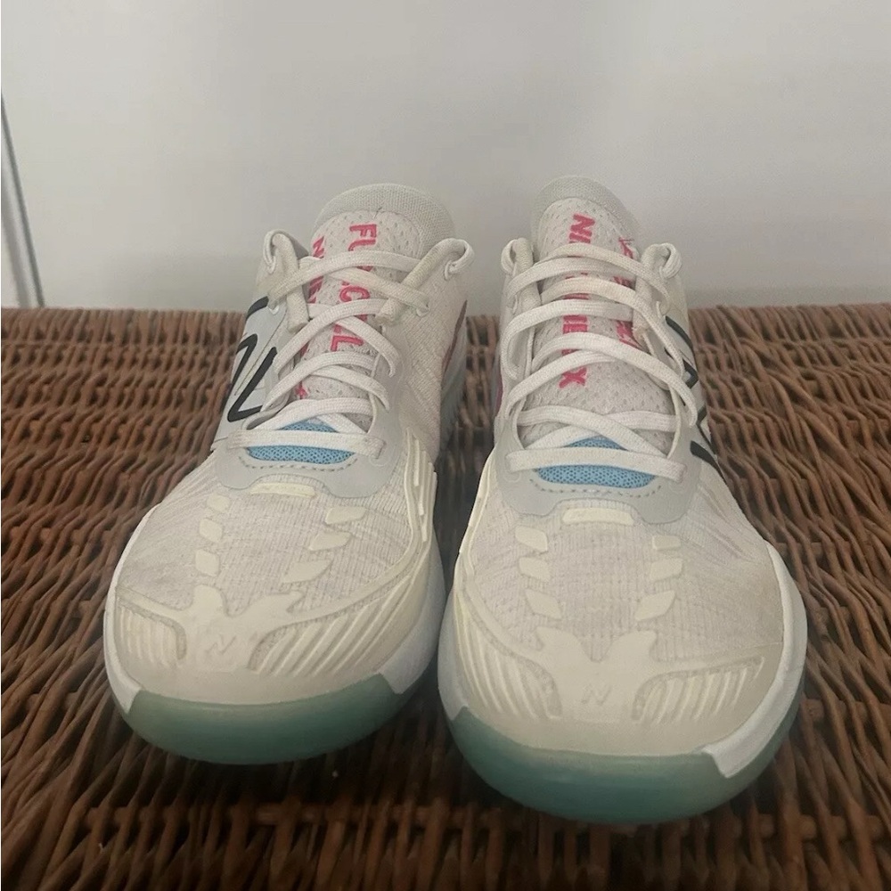 New Balance Women's FuelCell 996v5 Pickleball Indoor Court Shoe W 10.5
